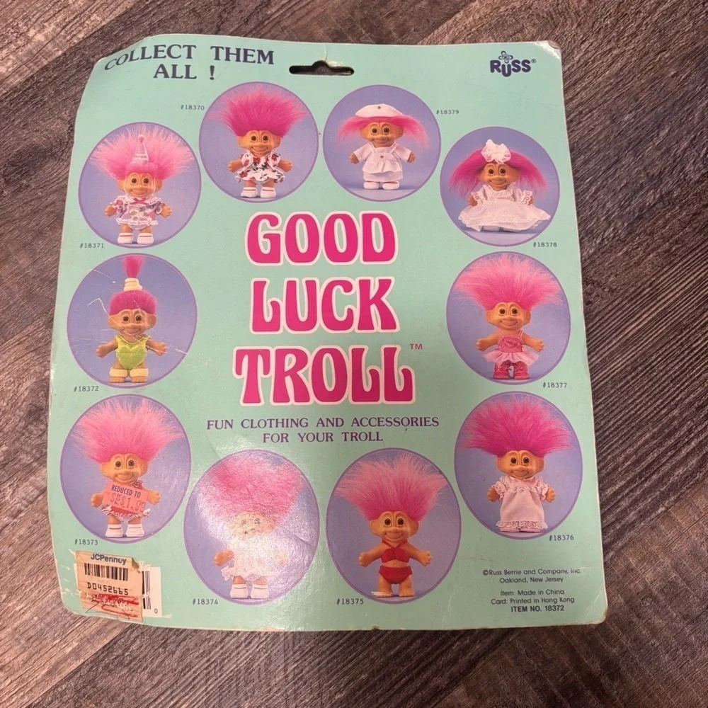 VINTAGE RUSS GOOD LUCK TROLL CLOTHING + BRUSH EXERCISE IN ORIGINAL PACKAGE